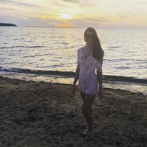 Meet your Posher, Leigh